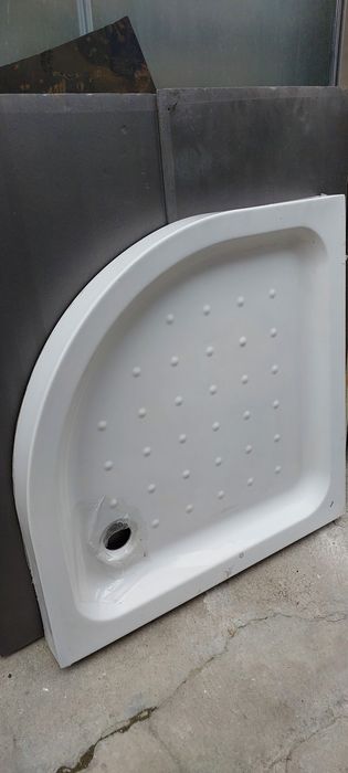 Cadita dus semirotund