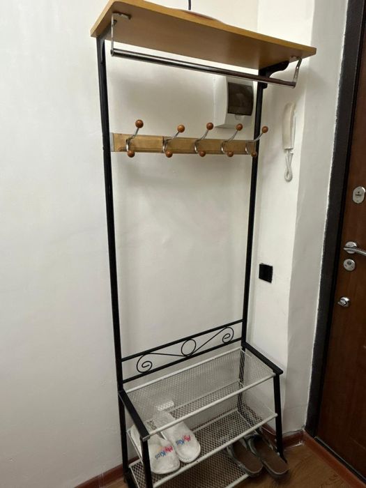 Вешалка для прихожей с обувницей