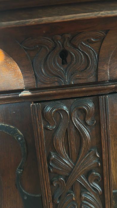 Уникален антикварен бюфет "Сецесион" с масивен метален обков и дърворезба