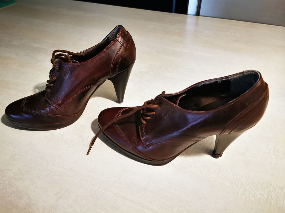 Дамски обувки в кафяв цвят 37 номер.