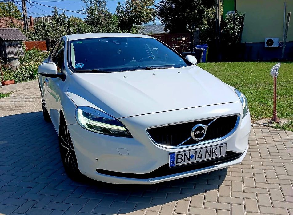 VOLVO V40 2017 — imagine 3