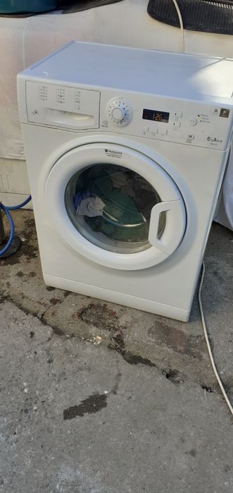 Dulăpior și mașină de spalat