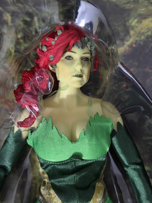 Figurina Colectie 1/6 DC Direct Deluxe Collector Figure Poison Ivy