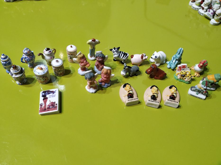 Minifigurine portelan! Calitate exceptionala, modele deosebite!