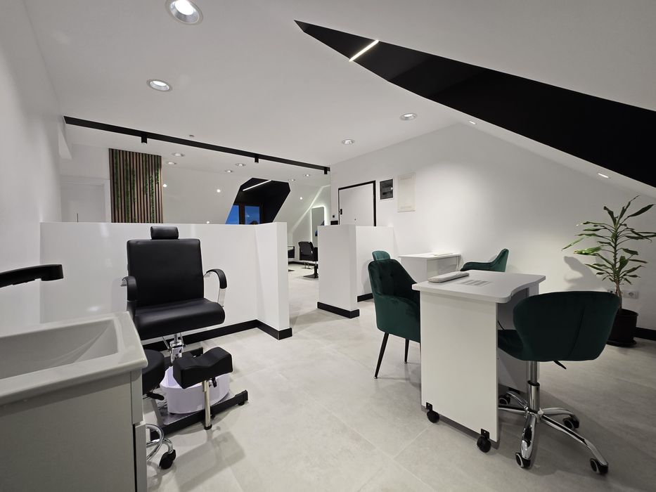 Post manichiura & pedichiura