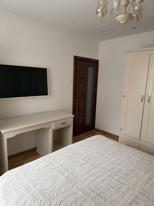 Aparatament  2 camere , decomandat ,1 mai , etaj 1, mobilat , 2 parcari