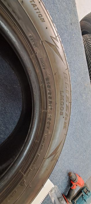 Vând 2 anvelope Bridgestone