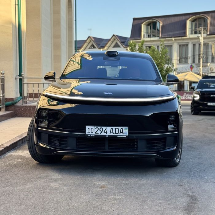 Lixiang Li L9 2025 qora