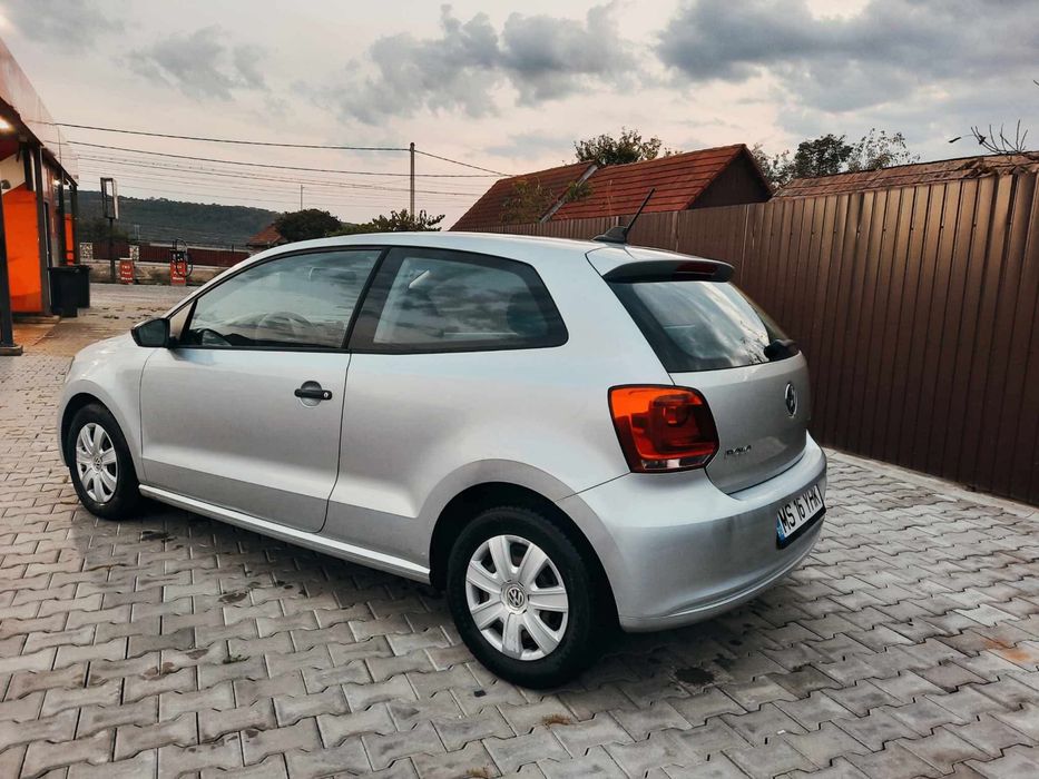 VOLKSWAGEN Polo 2011 — imagine 2
