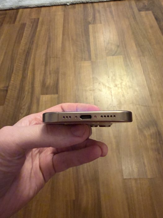 iPhone 16 Desert Titanium