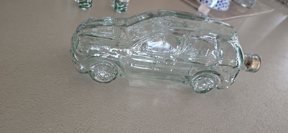 Комплект чаши , гарафа с тапа лъв