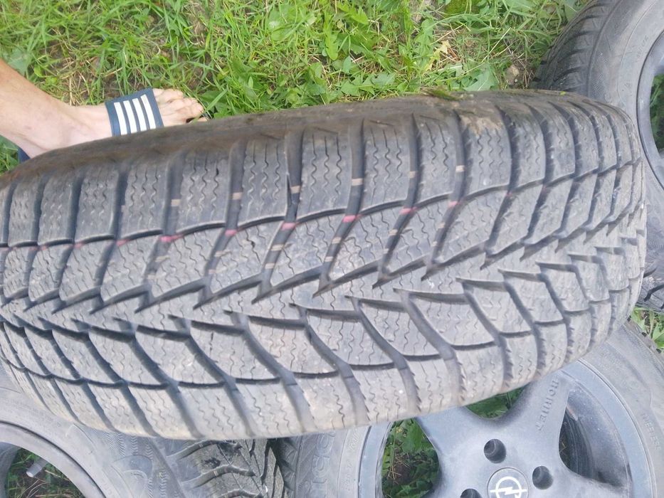 Зимни гуми с аломиниеви джанти 14 цола цена 450 лв