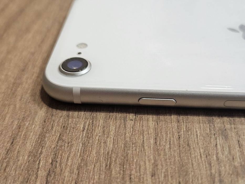 iPhone SE (2020)