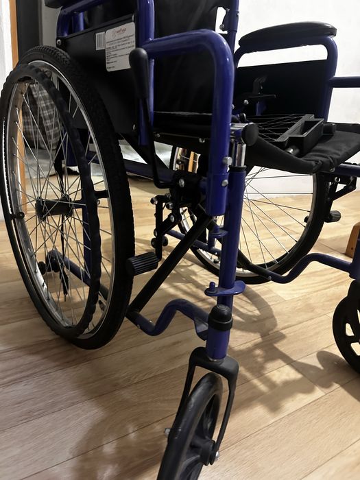 Срочно продаю инвалидную коляску!