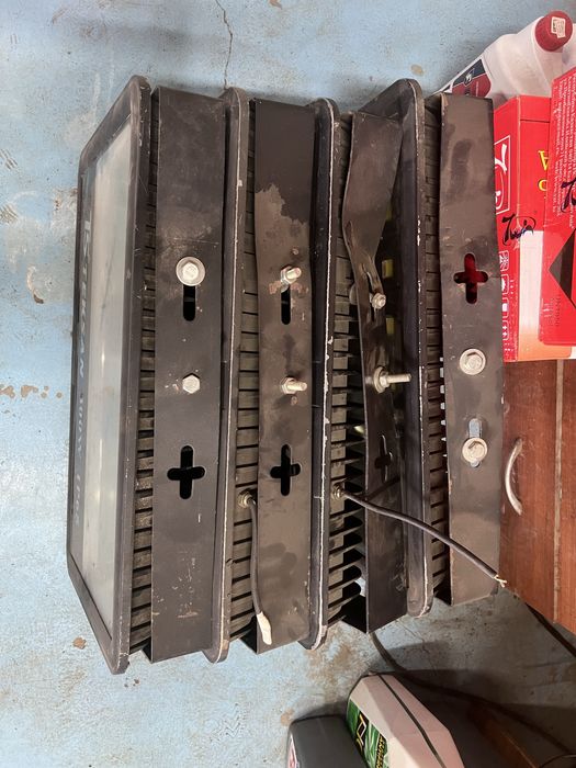 Продаётся прожектор TEKSAN
