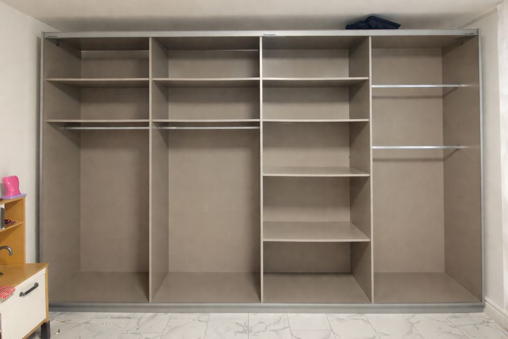 Rez/Dressing/Dulap 360/230/60 cm 4 usi culisante stucla alba maro