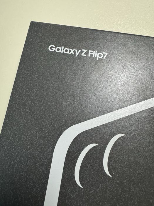 samsung z flip 6 sigilat second hand si noi de vanzare • Anunturi