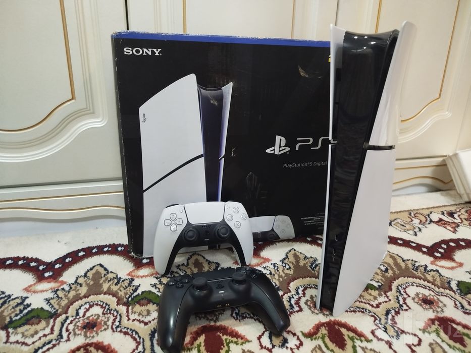 Playstation 5 slim  1 джойстик состояние идеальное