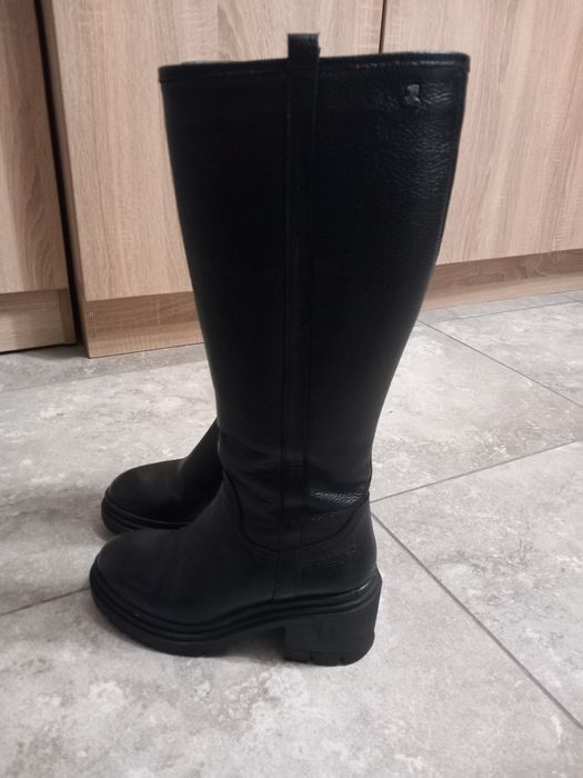 Ботуши 38 номер  естествена кожа. Стелка 24.7 см.