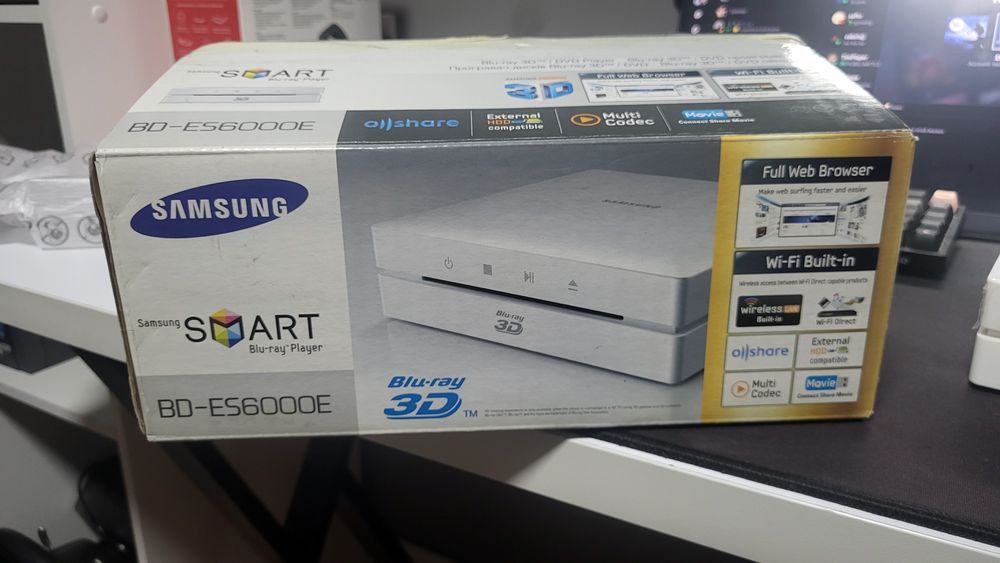 Компактный 3D Blu-ray плеер Samsung BD-ES6000