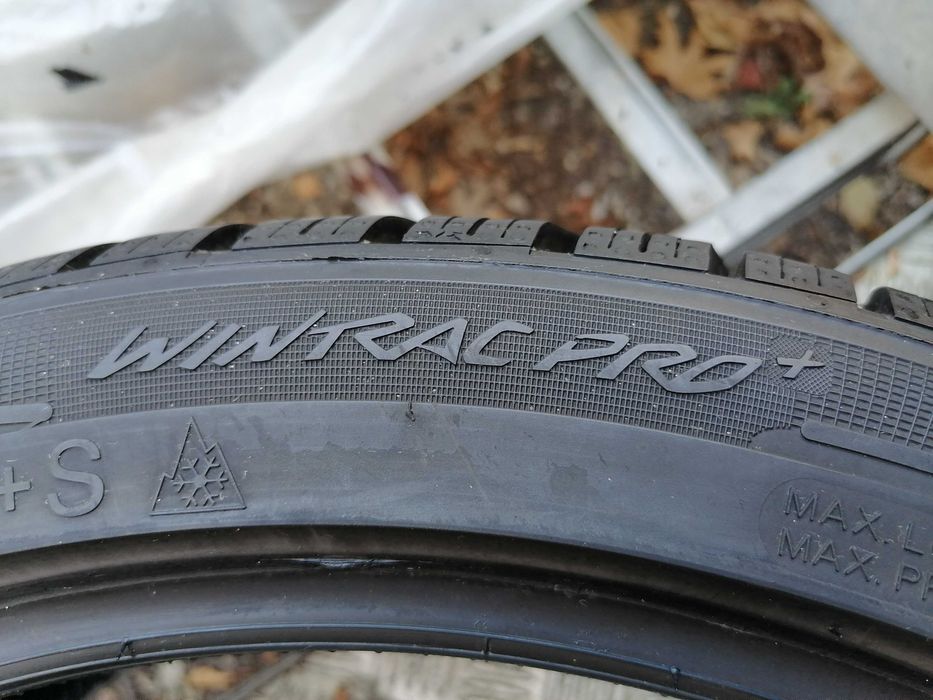 4 бр. Vredestein 235/40R18 DOT 3325. Като нови.