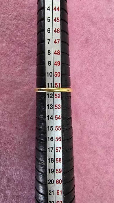 Златен пръстен 14 карата 585 / с диамант