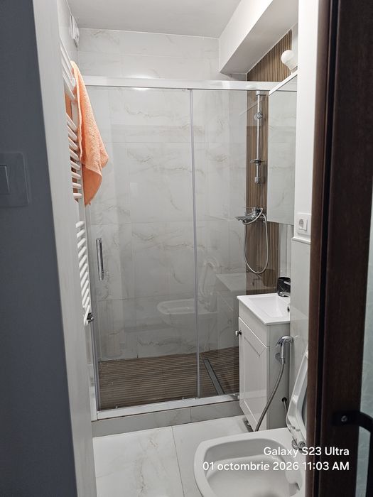 Apartament 3 camere de închiriat