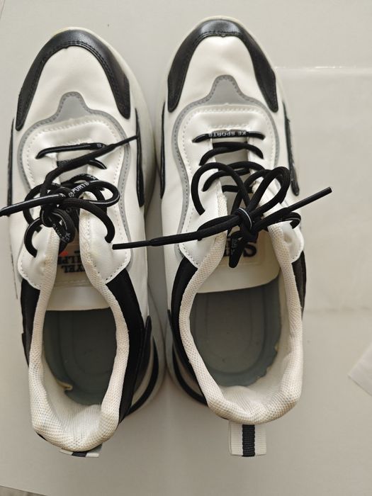 Кроссовки абсолютно новые