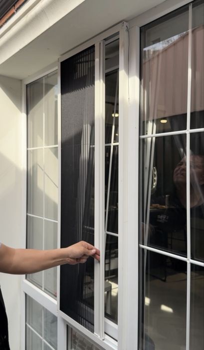 Москитные сетки ПЛИССЕ раздвижные.