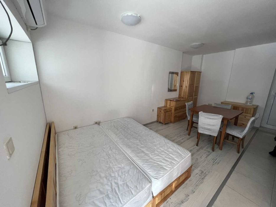 Дава се под наем Едностаен апартамент в Пловдив, Кършияка - 35 кв.м за 175 € - Снимка #2