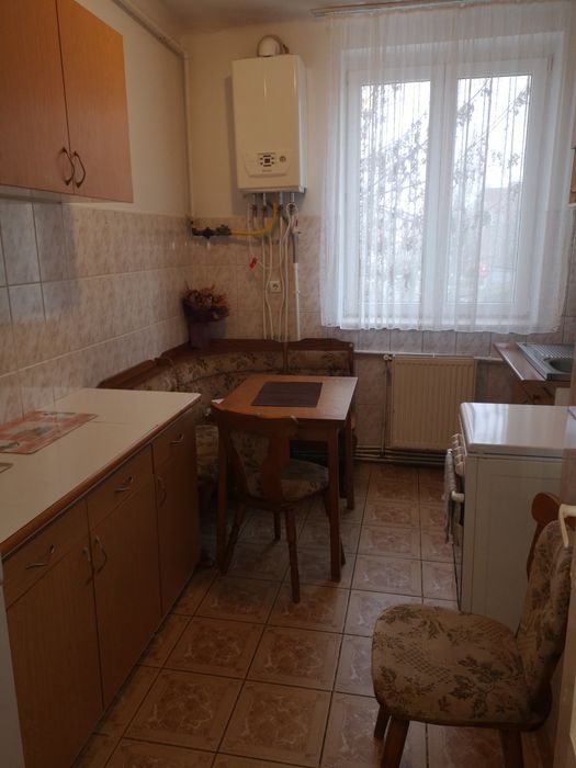 Închiriez apartament