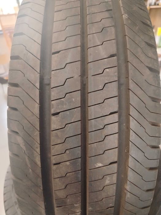 2бр.летни гуми 215/65/15C Continental