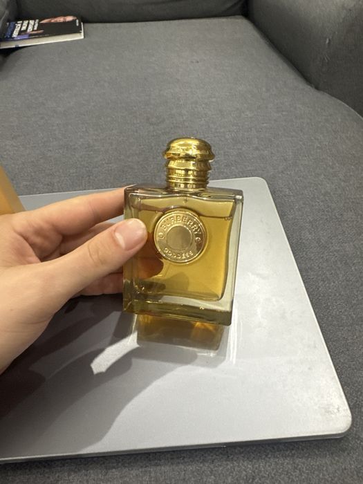 Burberry  Goddess eau de parfum intense
