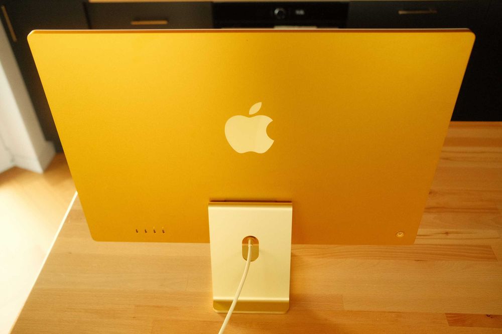 Apple iMac 24” Procesor M1 – 16GB RAM / 512GB SSD – Galben – Ca nou