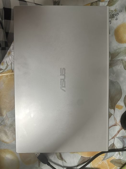 Laptop Asus A516KA- ca nou, cu incarcator si cutie, are garantie pana in Noiembrie 2026