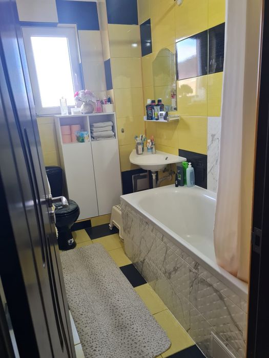 Apartament cu 3 camere