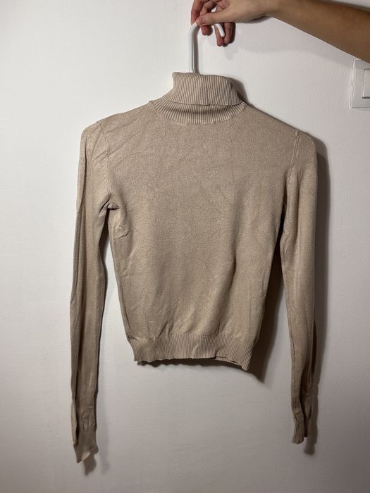 Бежово поло Bershka