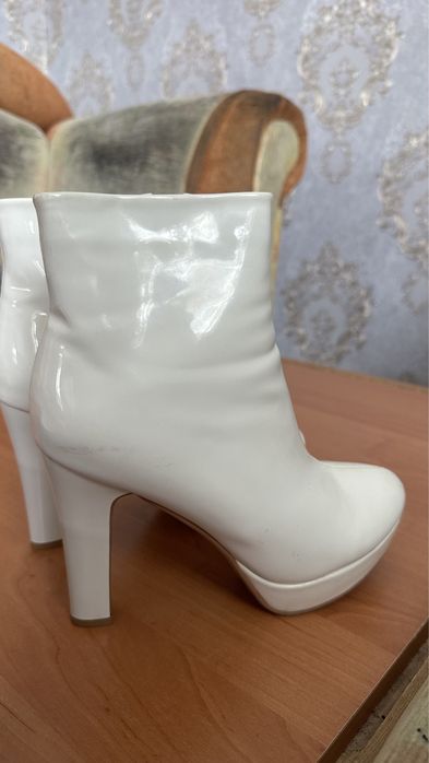 Ботильон в идеальном состояние