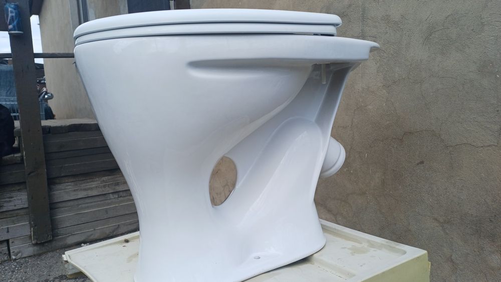 Унитаз с бочком 1в комплекте