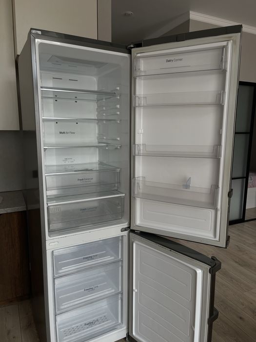 Продам холодильник LG