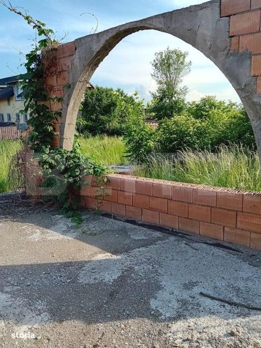 Teren cu casa in constructie,600 mp,Sangeorgiu de Mures