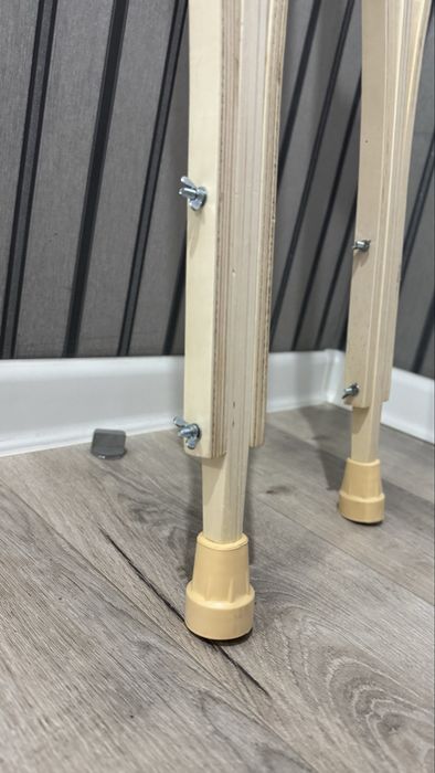 Продам костыли новые