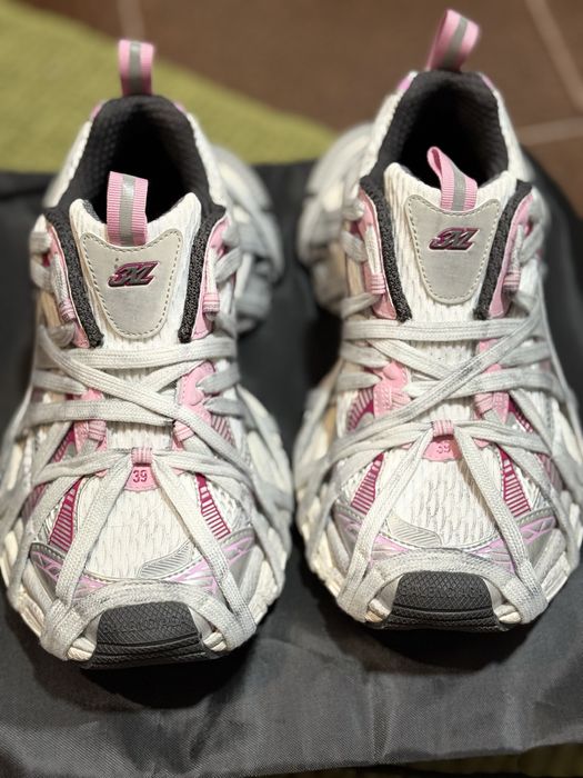 Sneakerșii Balenciaga 3XL Extreme