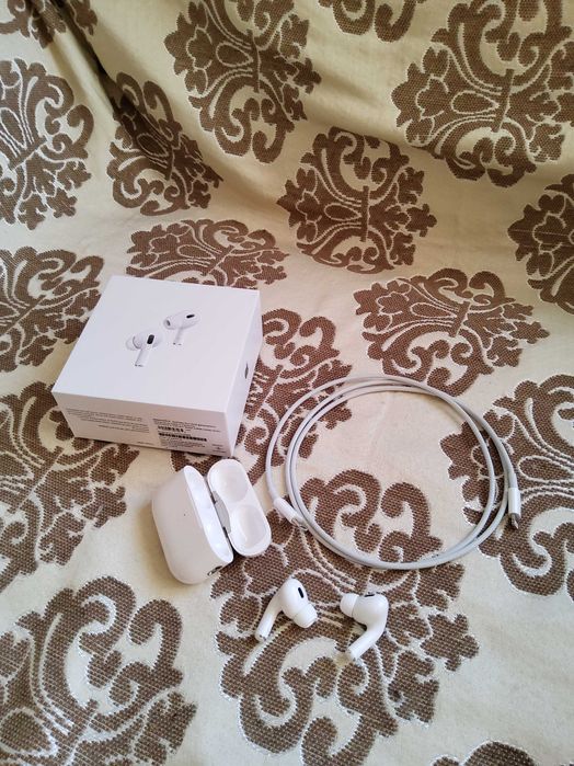 Продам оригинальные airpods pro 2 с lighting