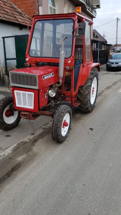 Tractor de vinzare