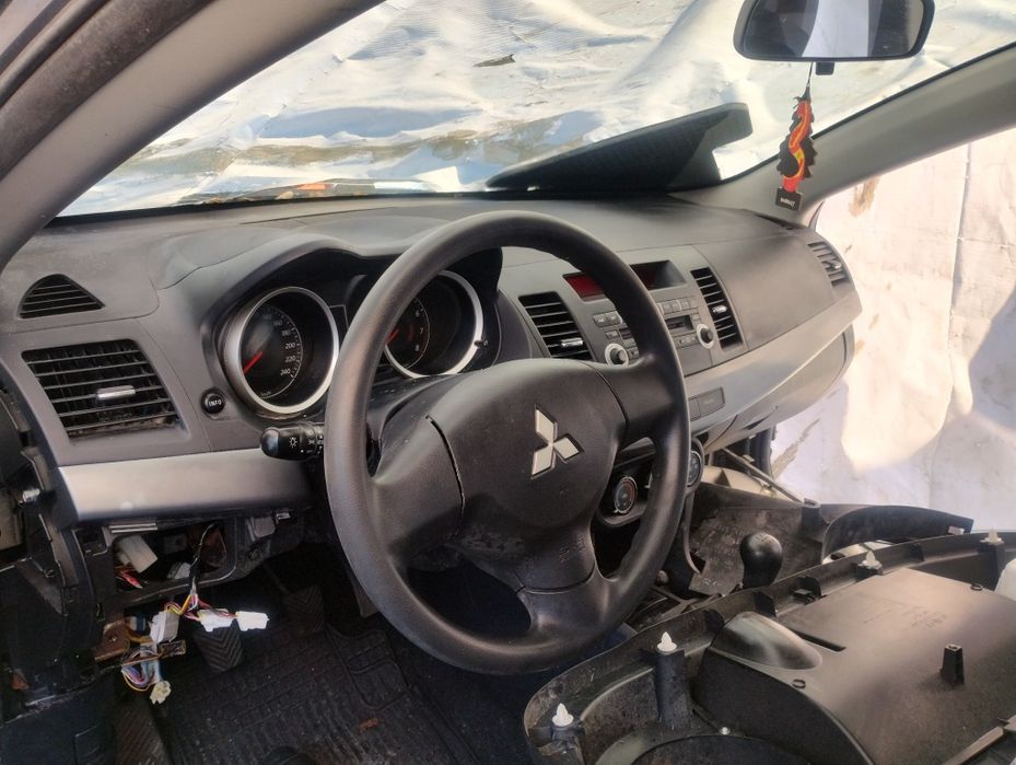 Mitsubishi lancer 1.5i1.8