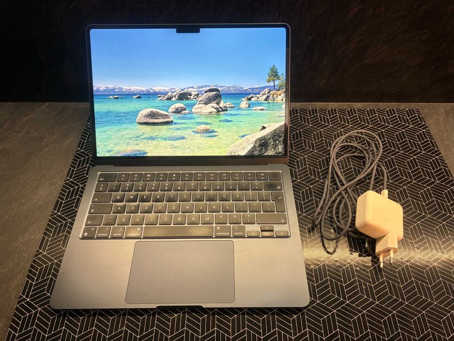 MacBook Air 13 M2 (2022) - 8GB RAM / 256GB SSD - Midnight