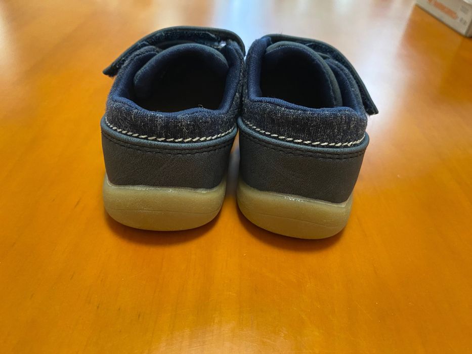 Обувки за прохождане размер 19, неизползвани