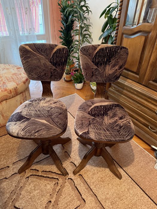 Тапицирани трапезни столове