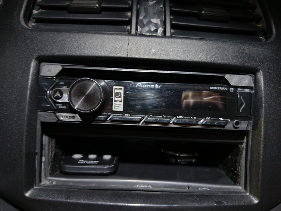 Pioneer DEH.4250 срочно сотилади